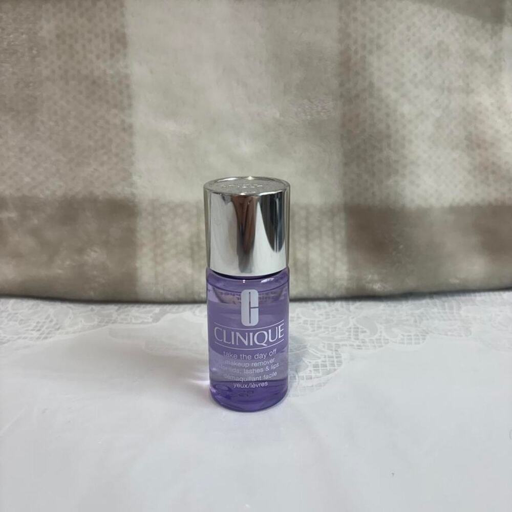 Clinique take the day off
